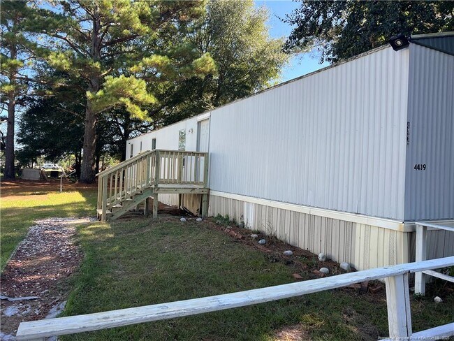 Foto del edificio - 4439 Betsy Ross Dr