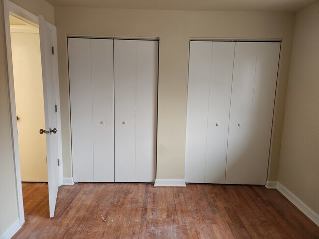 Foto del edificio - 1000 Parkwood Dr