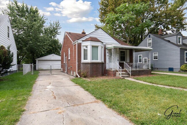 Building Photo - $1,000/month - 2 Bed 1 Bath in Harper Woods