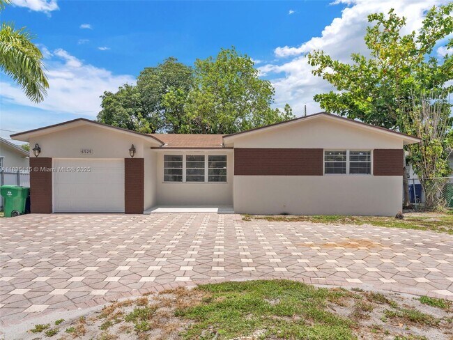 Foto del edificio - 6525 SW 18th St