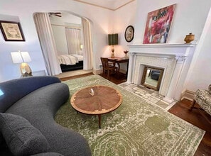 Building Photo - 822 N Euclid Ave