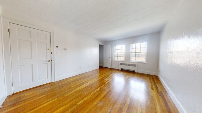 Building Photo - 14 Aldrich Rd