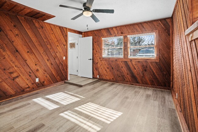 Foto del edificio - 513 Manor Dr