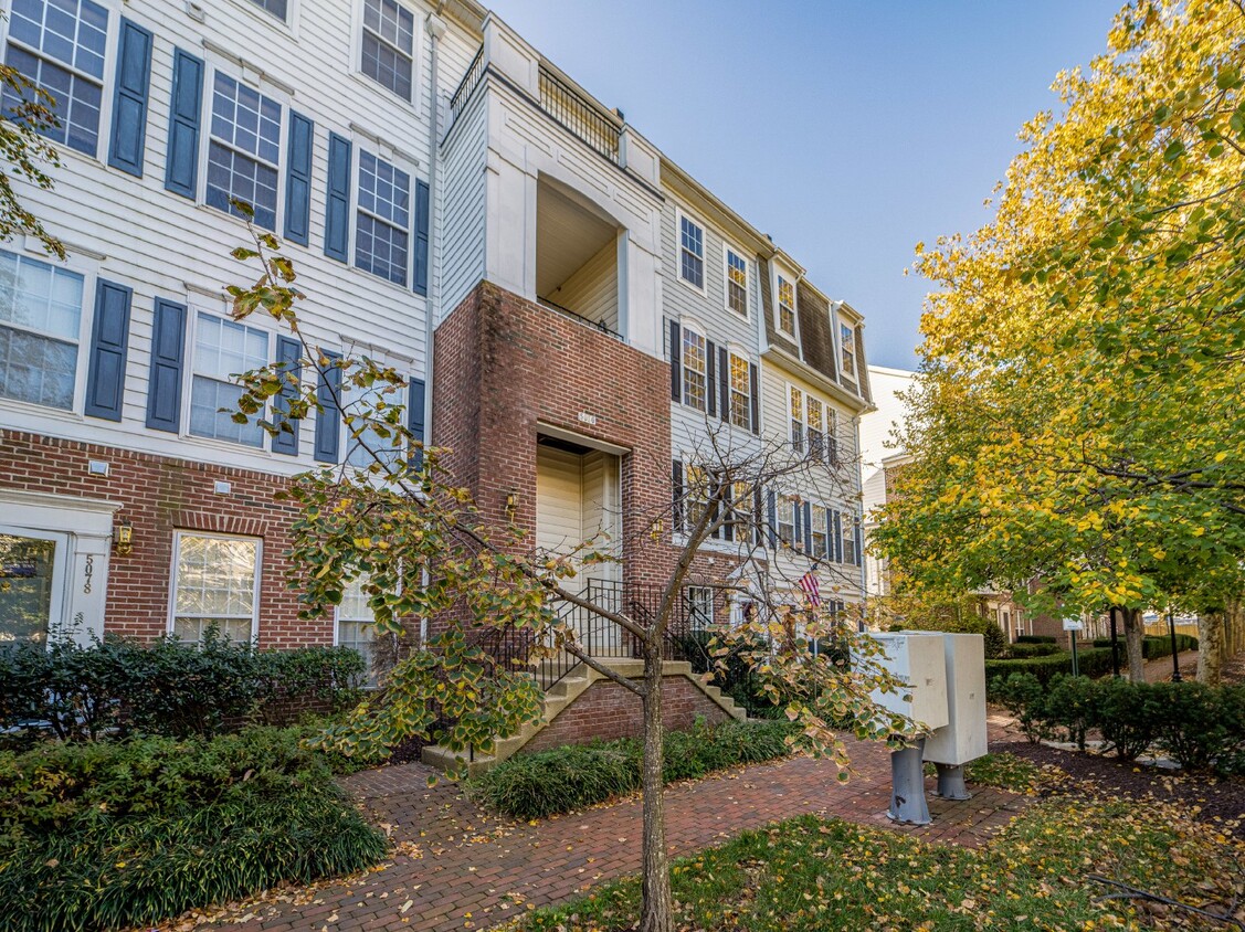 Primary Photo - "Spacious 3-Bed, 2-Bath Condo Retreat in A...