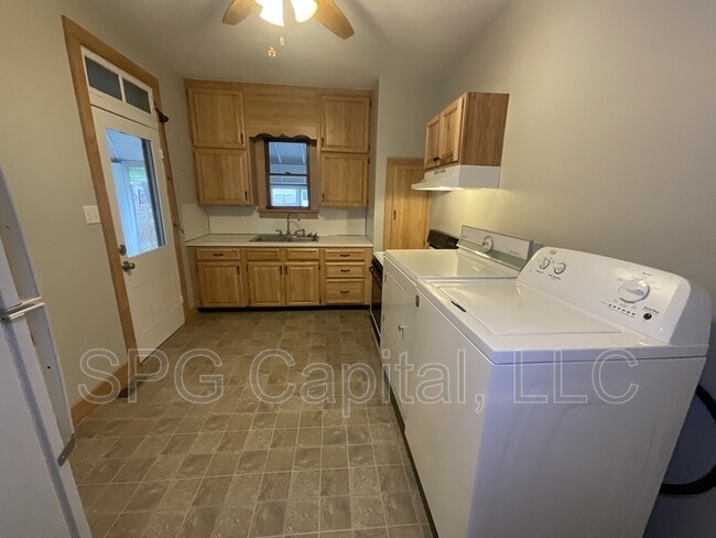 Building Photo - 254 E Louther St