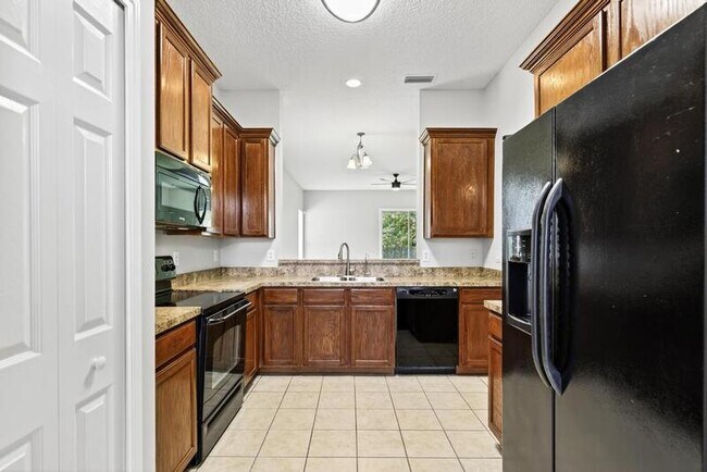 Foto del edificio - 6941 Morse Oaks Dr