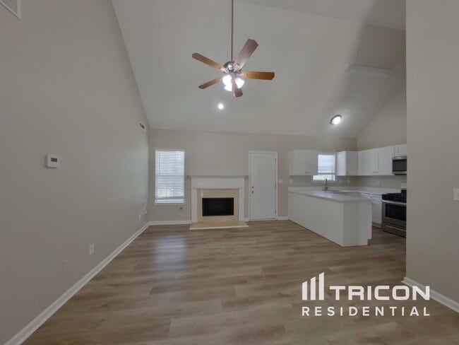 Building Photo - 731 Tullamore Way