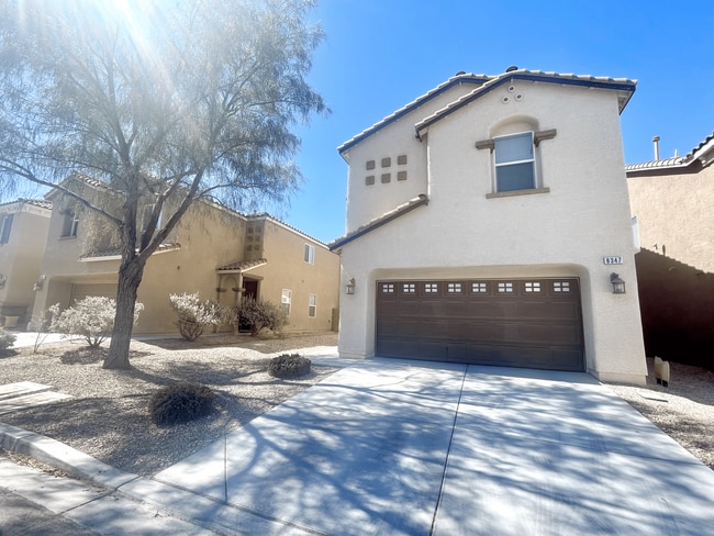 Building Photo - Beautiful 2-story single-family house
