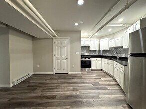 Building Photo - 331 Broadway