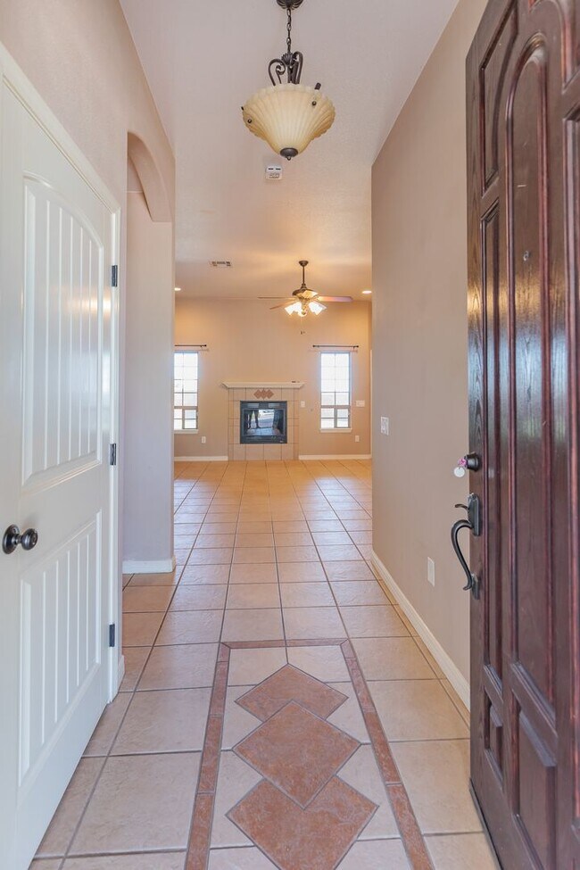 Foto del edificio - 3 bed 2 bath beautiful home!