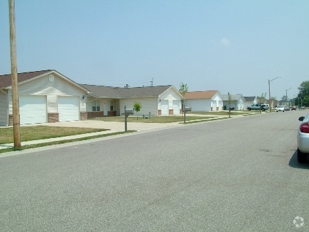 Building Photo - 203 Autumn Pine Dr