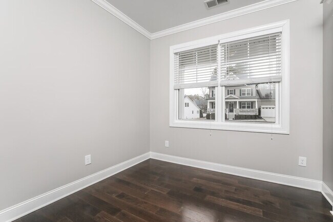 Foto del edificio - 190 Grey Hawk Dr