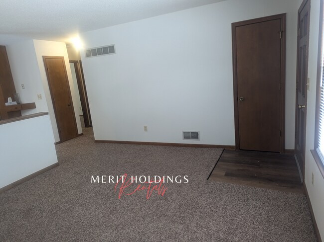 Foto del edificio - 1421 S Haden Ct