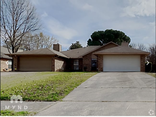 Building Photo - 4211 Spring Meadow Ln