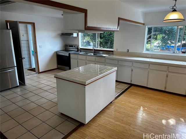 Building Photo - 61-161-161 Punalau Pl