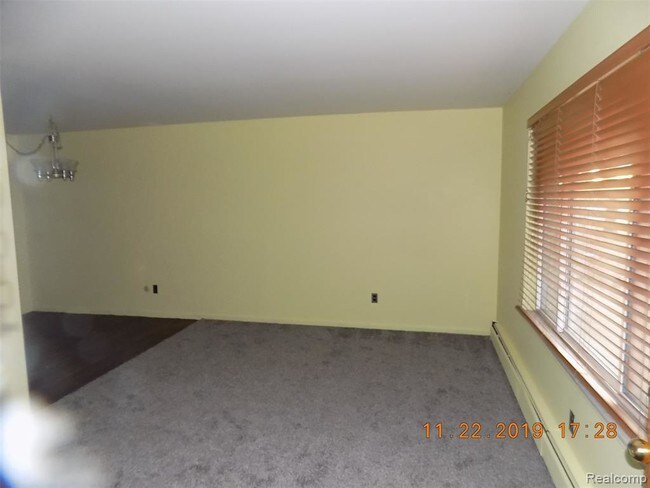 Building Photo - 33310 Harper Ave