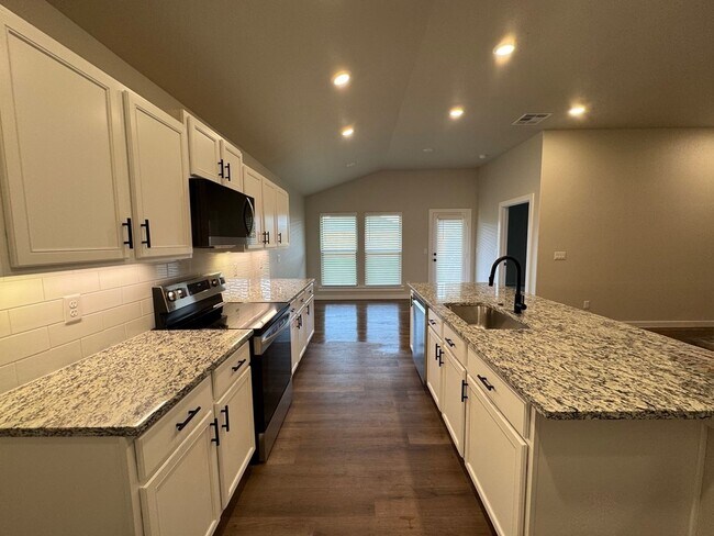 Foto del edificio - 323 Trailblazer Ln