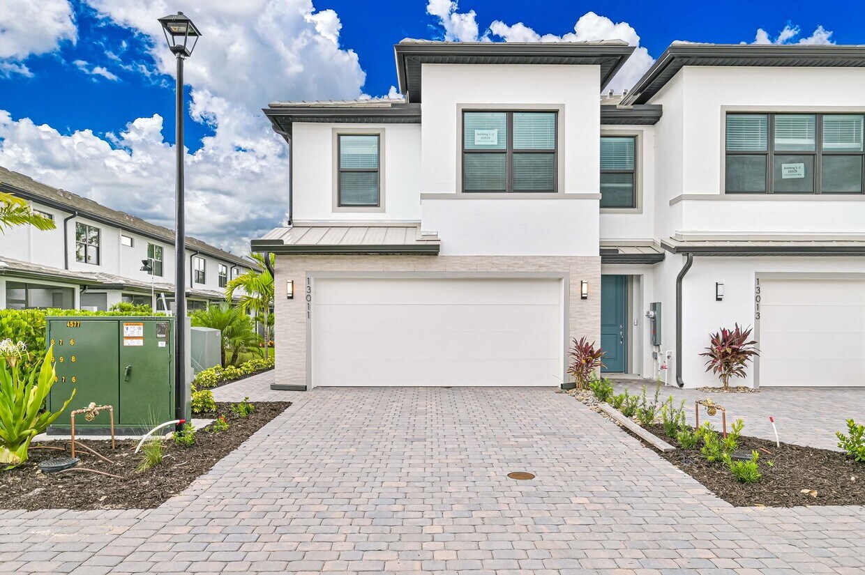 Foto principal - BRAND NEW CONSTRUCTION in Bonita Springs!