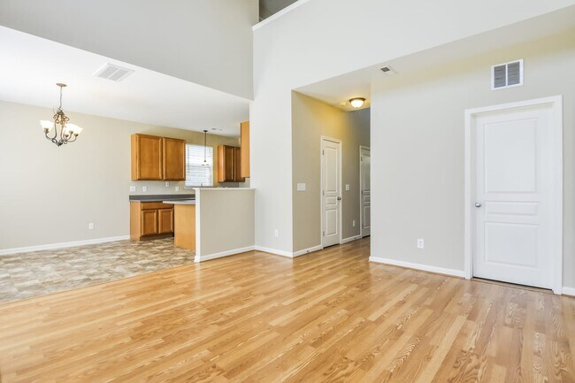 Building Photo - 357 Stobhill Ln
