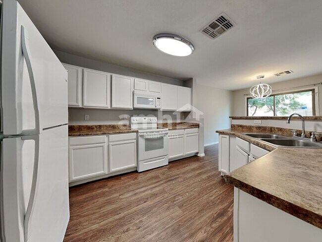 Foto del edificio - 11167 W Garfield St