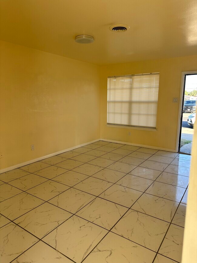 Foto del edificio - 4130 Melody Ln