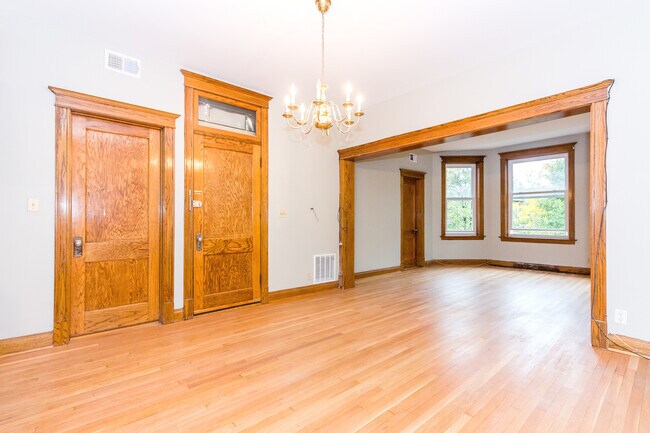 Foto del edificio - 2251 W Walton St