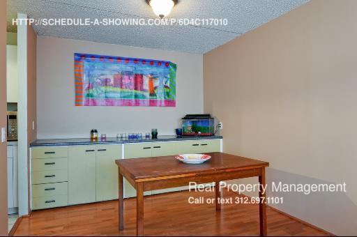 Building Photo - 2022 Saint Johns Ave