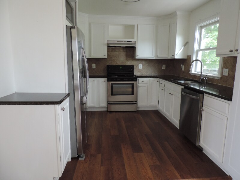 Building Photo - 711 Ridge Rd