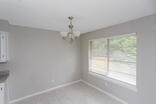 Building Photo - 327 Gatewood