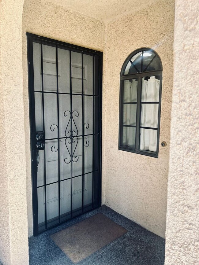 Foto del edificio - Affordable Comfort in 55+ Guard-Gated Comm...