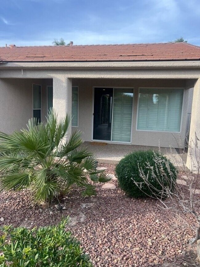 Foto del edificio - 10211 Maggira Pl