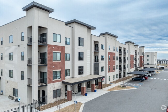 Building Photo - Promenade Commons