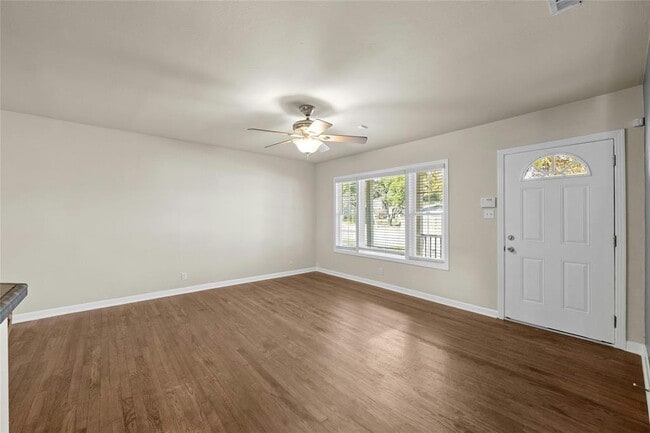 Building Photo - 2631 W 45th St