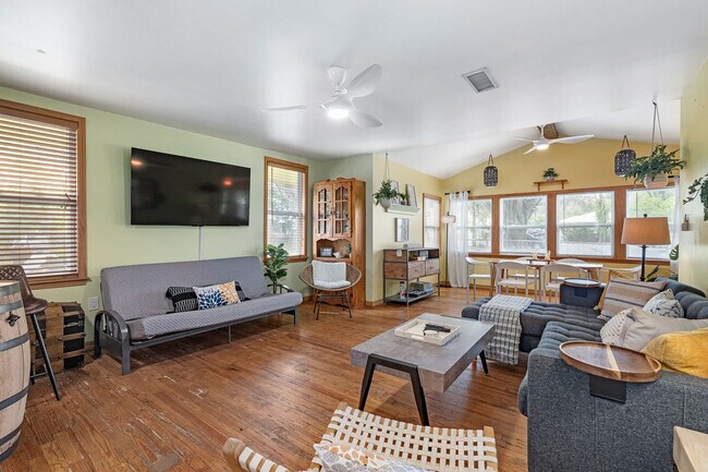 Foto del edificio - 35 Desoto Pl