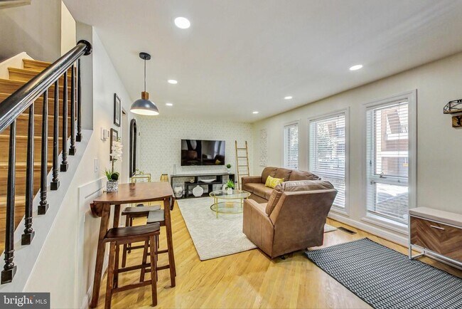 Foto del edificio - 4814 Hampden Ln