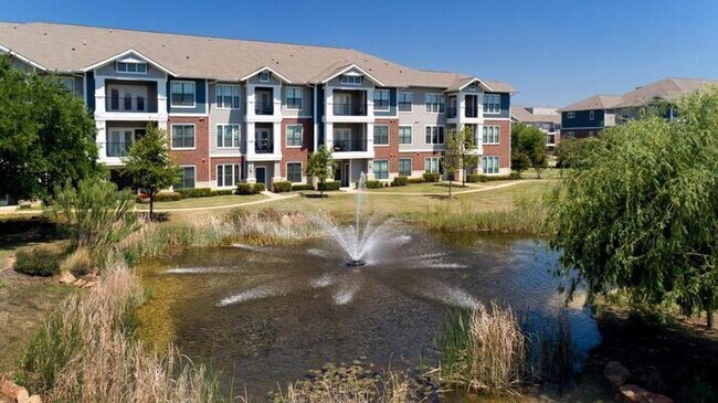 Foto del edificio - 14301 Center Station Dr