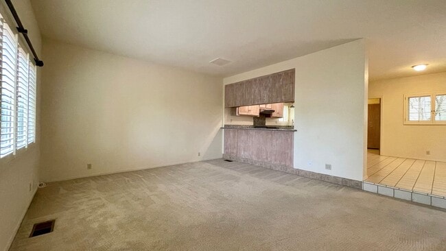 Foto del edificio - Stoneridge Garden Home with Air Conditioning *Available August 2026