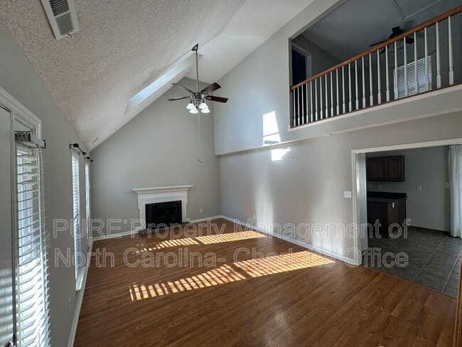 Building Photo - 12115 Landing Green Dr