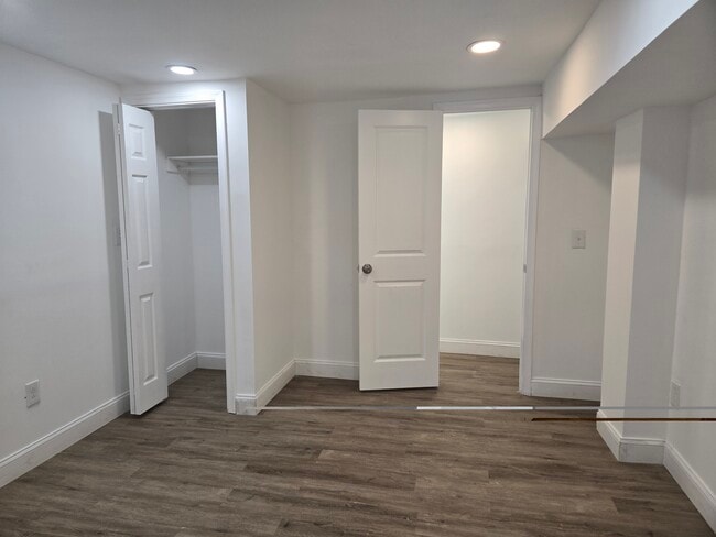 Building Photo - 909 Fairview Ave