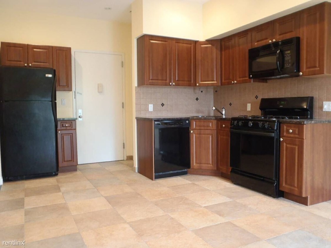 3052 37th St, Astoria, NY 11103 Condo for Rent in Astoria, NY