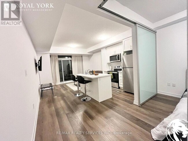 Photo du bâtiment - 460-460 Dundas St E