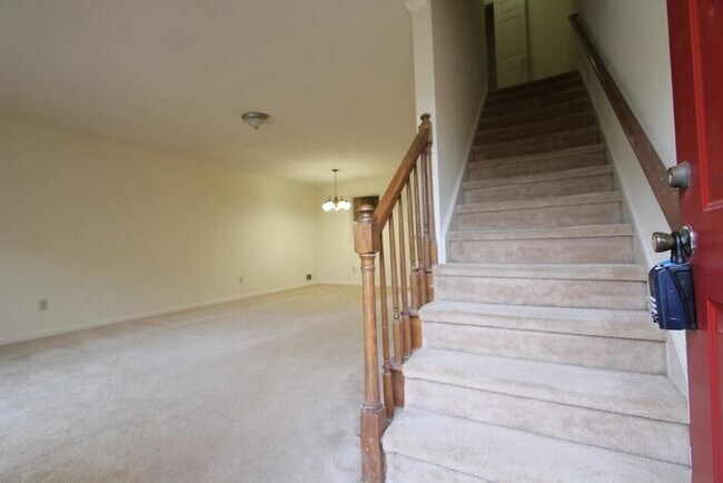 Building Photo - 5288 Weyden Ct