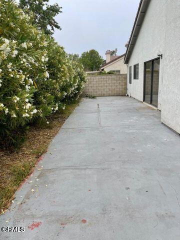 Foto del edificio - 532 Village Rd