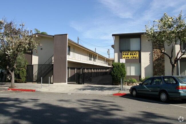 Building Photo - Waterstone Apartments