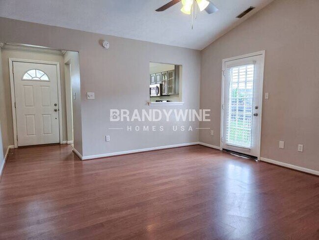 Foto del edificio - 460 Polk Manor Dr