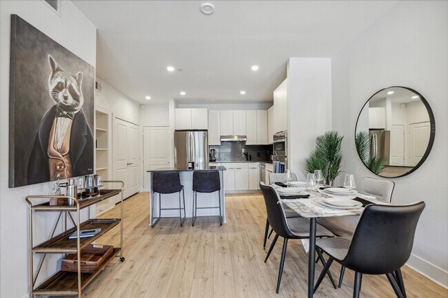 Foto del edificio - 2137 Pelham Dr