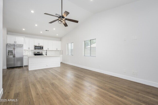 Foto del edificio - 274 N Delaware St