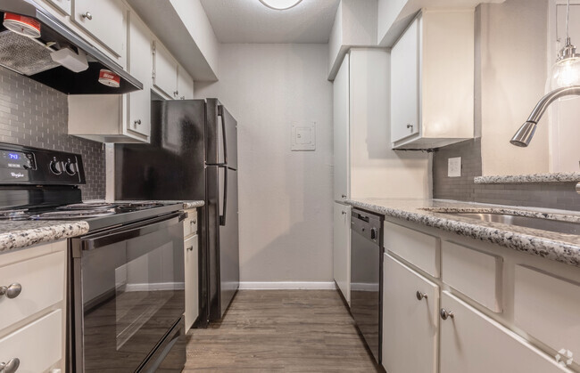 Kitchen - Vanderbilt Lodge