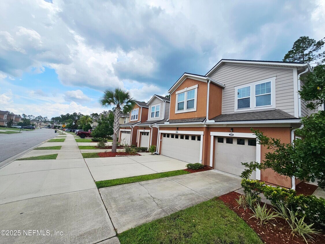 Foto principal - 249 Richmond Dr