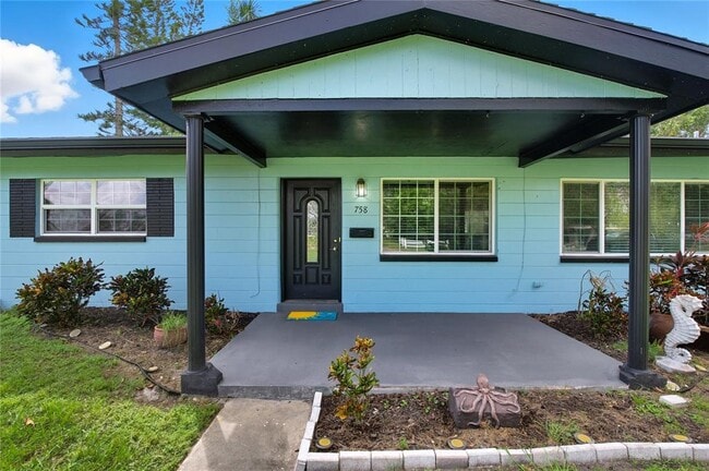 Foto del edificio - 758 42nd Ave NE